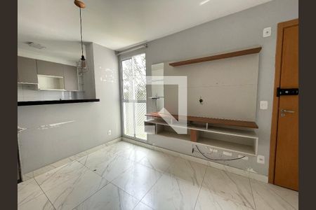 Sala de apartamento para alugar com 2 quartos, 40m² em Lajeado, Cotia