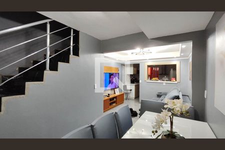 Sala de estar e jantar de casa à venda com 4 quartos, 110m² em Vila Regina, São Paulo