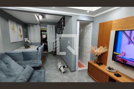 Sala de estar e jantar de casa à venda com 4 quartos, 110m² em Vila Regina, São Paulo