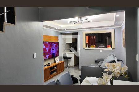 Sala de estar e jantar de casa à venda com 4 quartos, 110m² em Vila Regina, São Paulo
