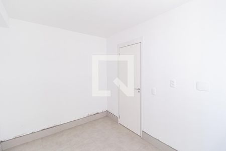 Quarto 2 de apartamento para alugar com 2 quartos, 35m² em Chacara Santa Lucia, Carapicuíba