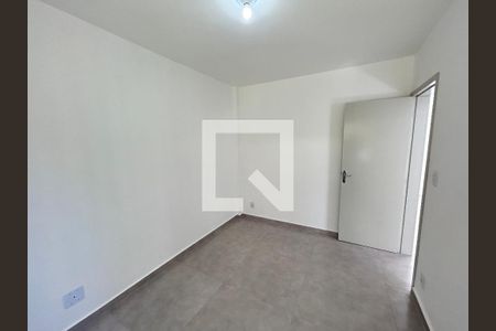 Quarto 1 de apartamento para alugar com 2 quartos, 59m² em Jardim Sulacap, Rio de Janeiro