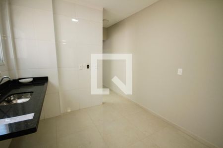 Cozinha de apartamento para alugar com 1 quarto, 53m² em Guilhermina, Praia Grande