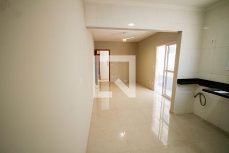 Cozinha de apartamento para alugar com 1 quarto, 53m² em Guilhermina, Praia Grande