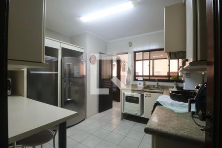 Cozinha de apartamento para alugar com 4 quartos, 183m² em Pitangueiras, Guarujá