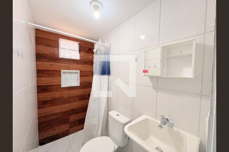 Banheiro Social de kitnet/studio para alugar com 1 quarto, 36m² em Jardim das Palmeiras, Várzea Paulista