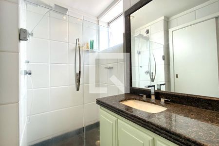 Banheiro da Suíte 1 de apartamento para alugar com 3 quartos, 95m² em São Lucas, Belo Horizonte
