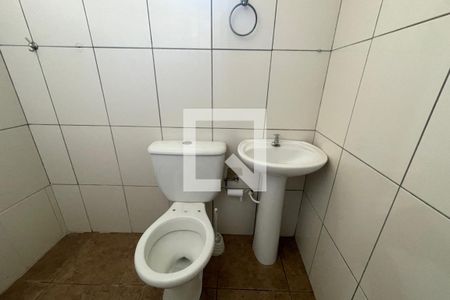 Banheiro de apartamento para alugar com 1 quarto, 27m² em Jardim Sonia, São Paulo