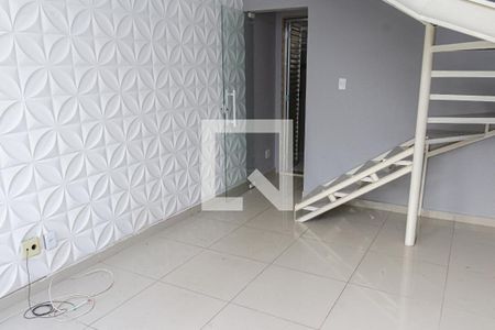 Sala de casa de condomínio para alugar com 2 quartos, 75m² em Campo Grande, Rio de Janeiro