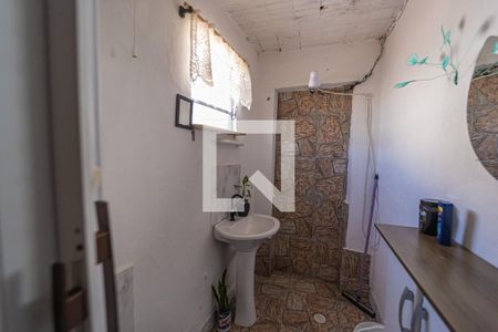 Banheiro de casa à venda com 2 quartos, 100m² em Jardim Verônia, São Paulo