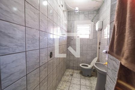 Banheiro 2 de casa à venda com 2 quartos, 100m² em Jardim Verônia, São Paulo