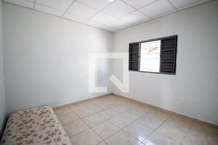 Quarto 2 de casa para alugar com 2 quartos, 60m² em Bonsucesso, Rio de Janeiro