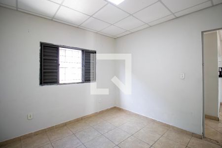 Quarto 2 de casa para alugar com 2 quartos, 60m² em Bonsucesso, Rio de Janeiro