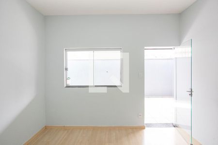 Sala 1 de casa para alugar com 3 quartos, 170m² em Santa Mônica, Uberlândia