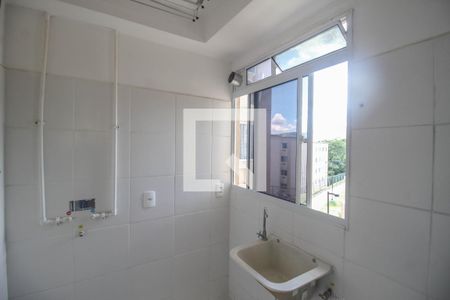 Área de Serviço de apartamento para alugar com 2 quartos, 45m² em Cerâmica, Nova Iguaçu