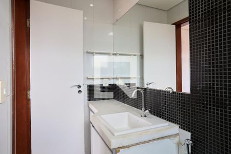 Banheiro da Suíte de apartamento para alugar com 3 quartos, 90m² em Cidade Nova, Belo Horizonte