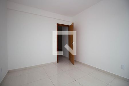 Quarto 2 de apartamento para alugar com 2 quartos, 46m² em Setor Habitacional Vicente Pires, Brasília
