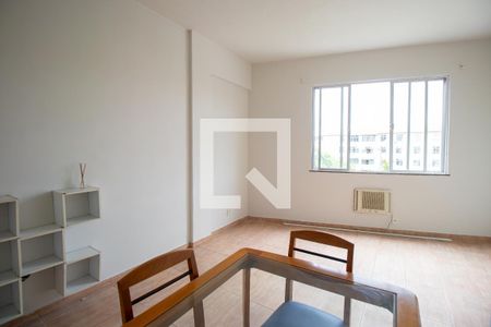Sala de apartamento para alugar com 1 quarto, 43m² em Penha, Rio de Janeiro