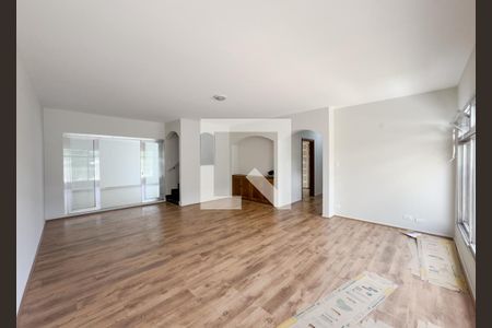 Sala de casa à venda com 4 quartos, 350m² em Vila Madalena, São Paulo