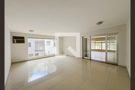 Sala de casa à venda com 4 quartos, 350m² em Vila Madalena, São Paulo