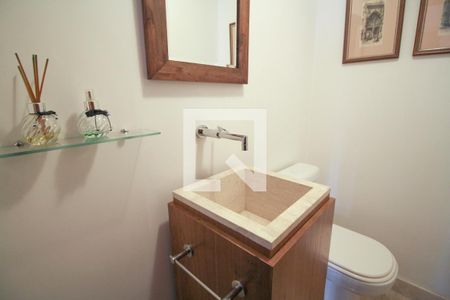 Lavabo de apartamento para alugar com 2 quartos, 80m² em Moema, São Paulo