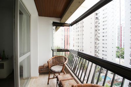 Varanda de apartamento para alugar com 2 quartos, 80m² em Moema, São Paulo