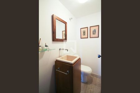 Lavabo de apartamento para alugar com 2 quartos, 80m² em Moema, São Paulo