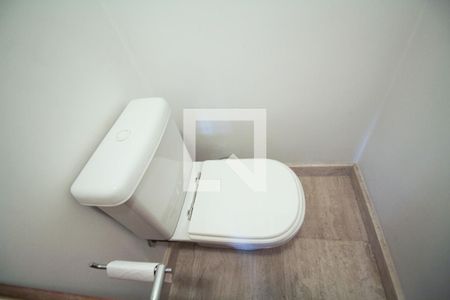 Lavabo de apartamento para alugar com 2 quartos, 80m² em Moema, São Paulo