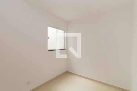 Quarto 2 de apartamento para alugar com 2 quartos, 45m² em Vila Carmosina, São Paulo