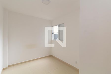 Quarto 1 de apartamento para alugar com 2 quartos, 45m² em Vila Carmosina, São Paulo
