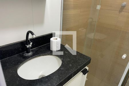 Banheiro de casa para alugar com 1 quarto, 55m² em Vila São Luis, Duque de Caxias