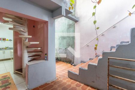 Casa 1 - Hall  de casa à venda com 6 quartos, 242m² em Casa Grande, Diadema