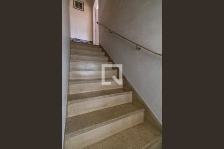 Escada de casa à venda com 4 quartos, 350m² em Engenheiro Goulart, São Paulo