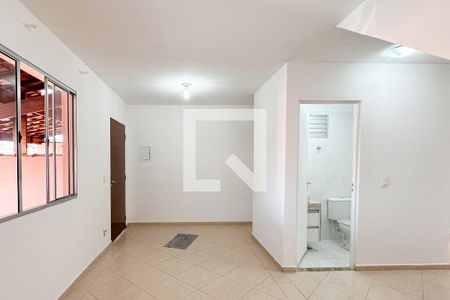 Sala de casa de condomínio para alugar com 3 quartos, 107m² em Jardim das Quatro Marias, São Bernardo do Campo