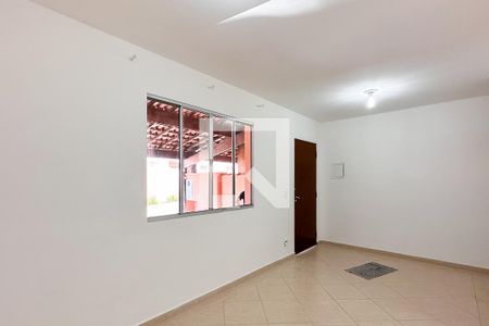 Sala de casa de condomínio para alugar com 3 quartos, 107m² em Jardim das Quatro Marias, São Bernardo do Campo