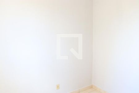 Quarto 02 de apartamento para alugar com 3 quartos, 74m² em Jardim Leblon, Goiânia