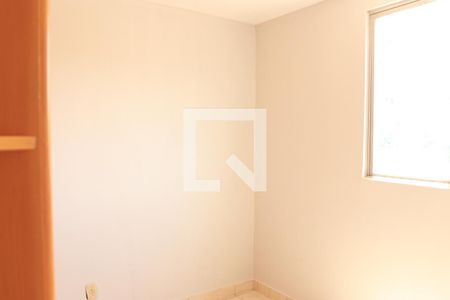 Quarto 02 de apartamento para alugar com 3 quartos, 74m² em Jardim Leblon, Goiânia