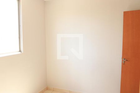 Quarto 02 de apartamento para alugar com 3 quartos, 74m² em Jardim Leblon, Goiânia