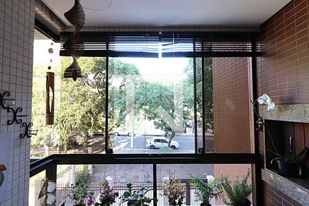 Apartamento para alugar com 3 quartos, 97m² em Jardim Lindóia, Porto Alegre