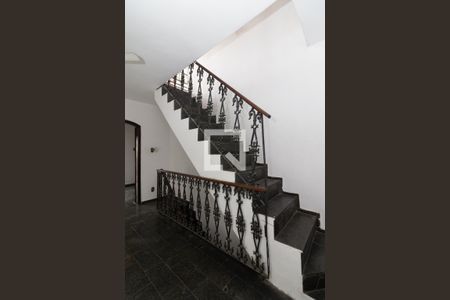 Escada de casa para alugar com 3 quartos, 200m² em Vila Valqueire, Rio de Janeiro