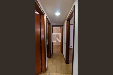 Corredor de apartamento para alugar com 3 quartos, 120m² em Icaraí, Niterói