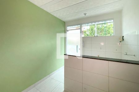 Sala/Cozinha de kitnet/studio para alugar com 1 quarto, 25m² em São Marcos, Belo Horizonte