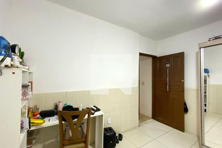 Quarto 2 de casa à venda com 3 quartos, 180m² em Paraíso, Belo Horizonte