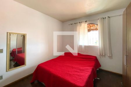 Quarto 1 de casa à venda com 3 quartos, 180m² em Paraíso, Belo Horizonte