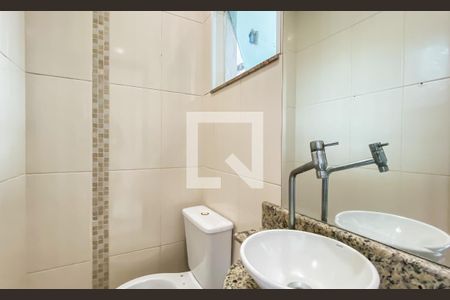 Lavabo de casa de condomínio para alugar com 2 quartos, 160m² em Vila Nova Savoia, São Paulo