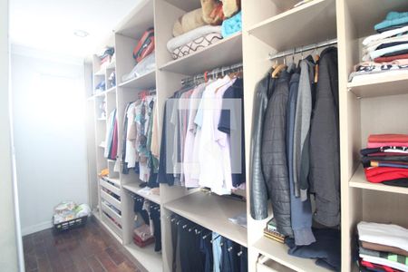 Closet da suíte 1 de casa à venda com 4 quartos, 240m² em Interlagos, São Paulo