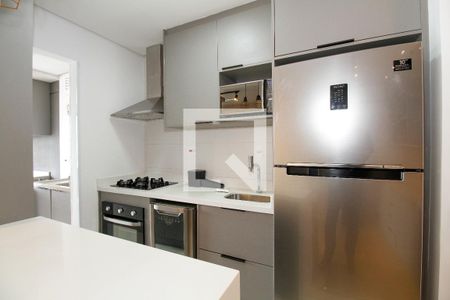 Sala e Cozinha de apartamento para alugar com 2 quartos, 71m² em Pinheiros, São Paulo