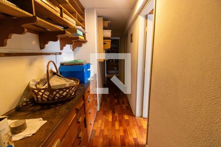 Corredor  de apartamento para alugar com 3 quartos, 130m² em Icaraí, Niterói