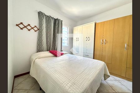 Quarto  de apartamento para alugar com 2 quartos, 80m² em Carvoeira, Florianópolis