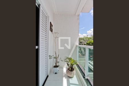 Varanda de casa à venda com 4 quartos, 300m² em Vila Mangalot, São Paulo